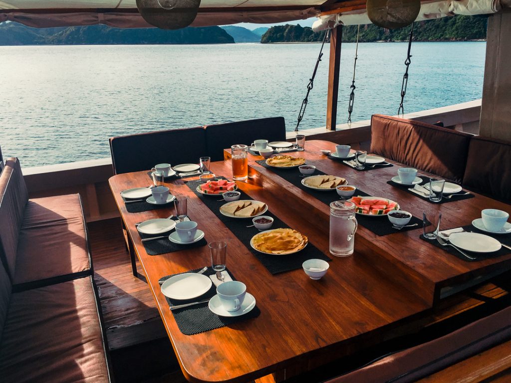 morning-breakfast-at-komodo-flores-on-nyaman-boat