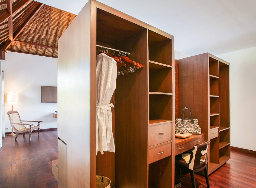 Nyaman-villas-spacious-dressing-room