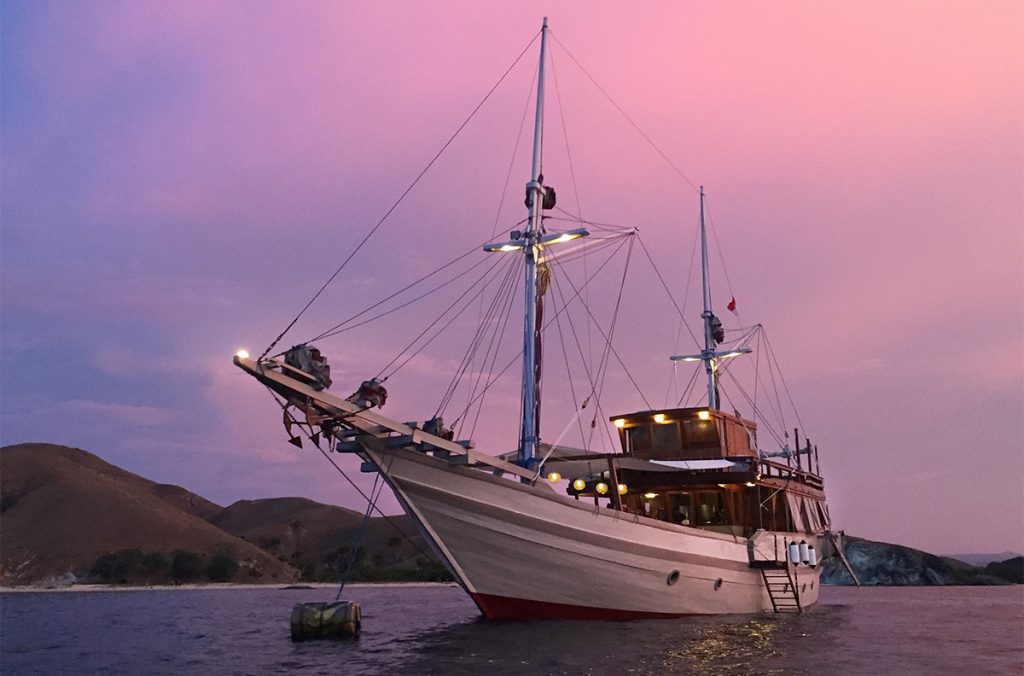 Nyaman-boat-image-with-beautiful-sky-backdrop