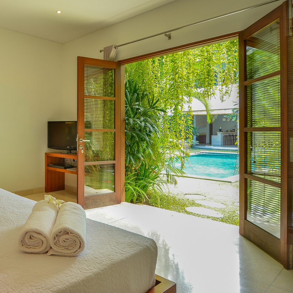 villa-chocolat-seminyak-six-bedroom-pool-access