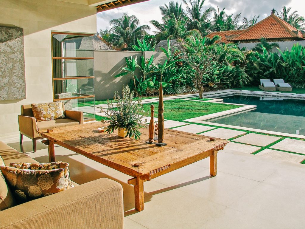 nyaman-villas-seminyak-bali-open-air-living-room